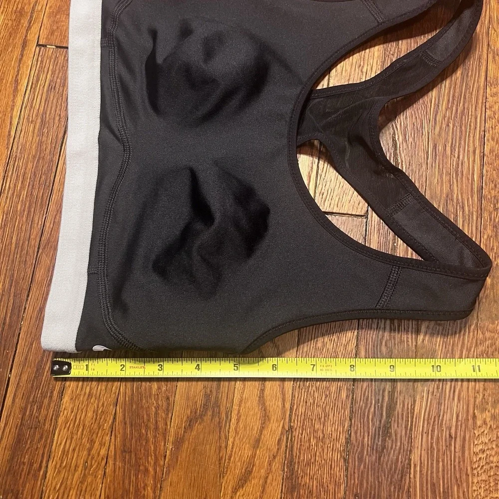 Nike Basketball Women's Sports Bra Size Medium NWOT Black Dri Fit 834539-010 $55